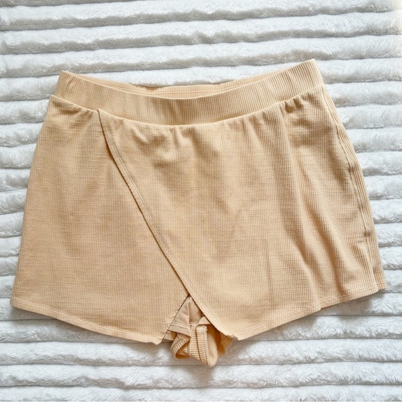 Free People Movement Ribbed Light Orange Shorts Women’s Size Medium - Picture 1 of 6